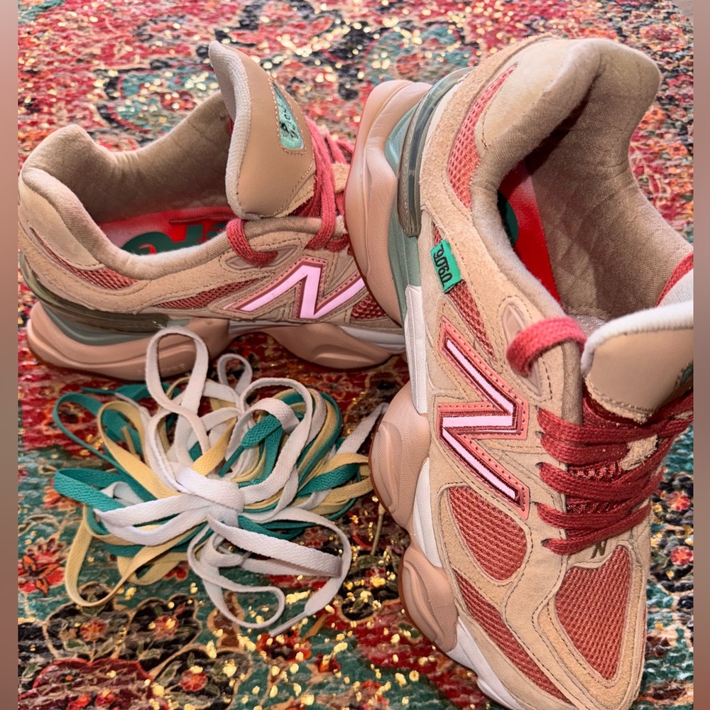 New Balance 9060. Didn’t fit the wife so our loss your gain. Didn’t come w/box